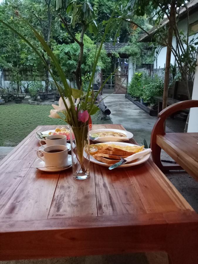 ギリ・トラワンガン Dili Gili Bed & Breakfast エクステリア 写真