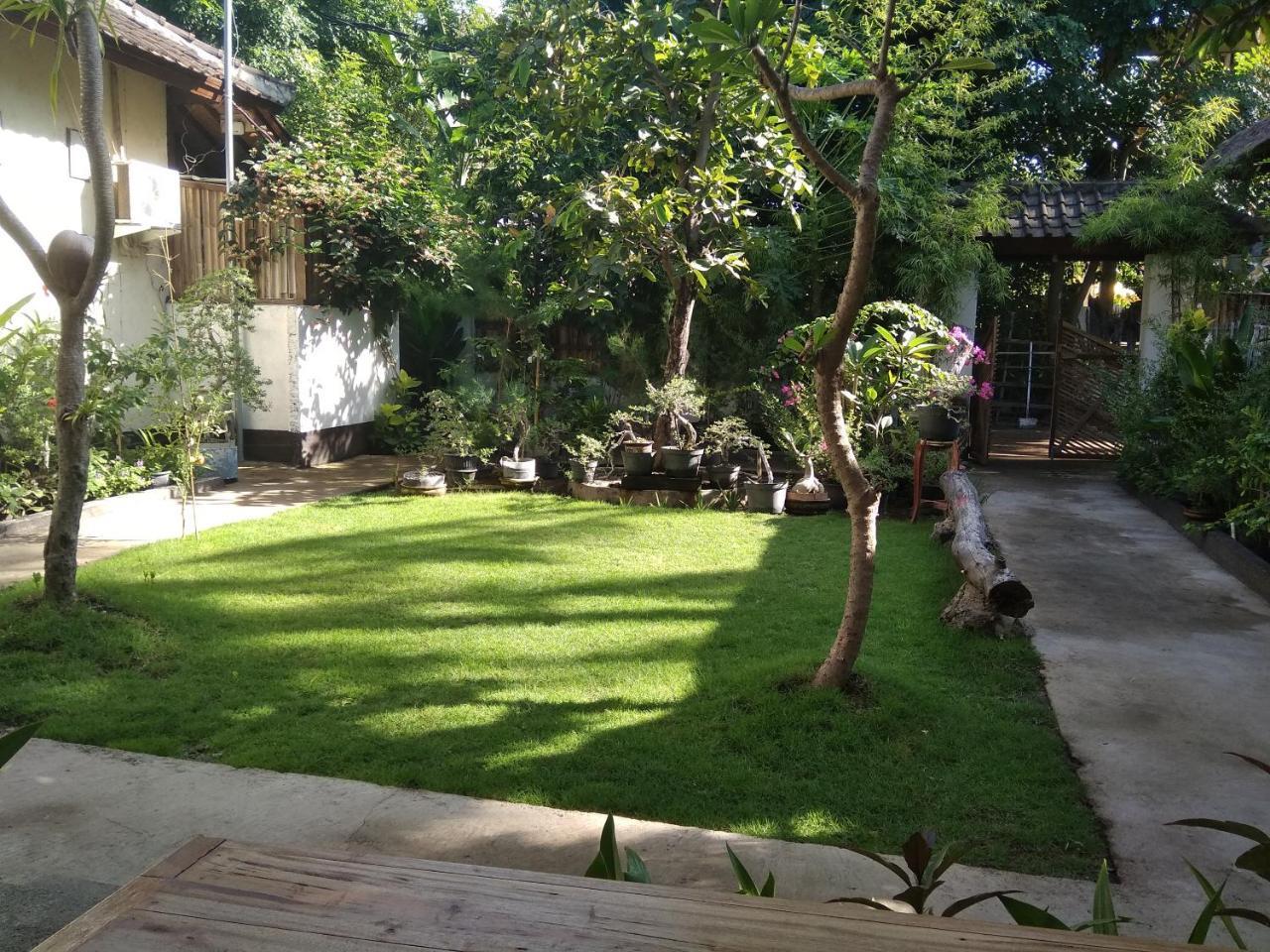 ギリ・トラワンガン Dili Gili Bed & Breakfast エクステリア 写真
